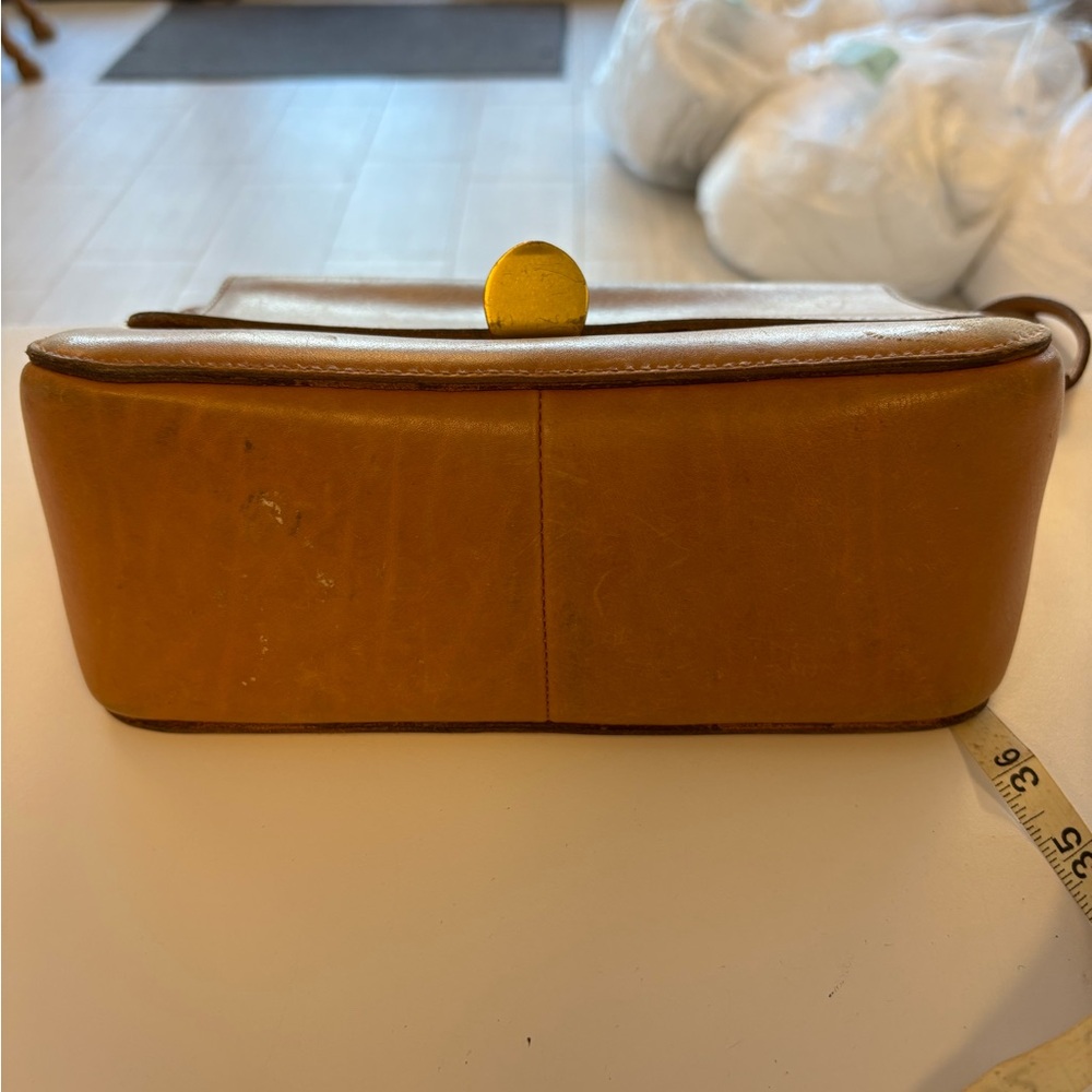 Madewell Tan Distressed Leather Crossbody Bag - Picture 12 of 13